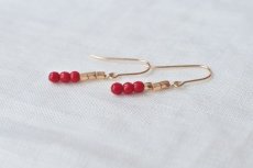 画像2: 耳飾り × ハンカチ gift set - レッド × ゴールド (2)