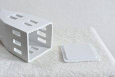 画像4: 傾 斜 屋 根 の 家  (4)